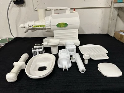 GreenStar GS3000 White Twin Gear Vegetable Juice Extractor  Tested Works Cleaned - Image 1 of 4