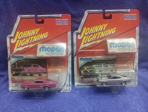 Johnny Lightning "Mopar oder kein Auto" #8 66 Ladegerät, #10 68 Hemi Cuda kostenloser Versand - Bild 1 von 7