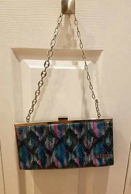 XOXO - CHAIN CLUTCH - Image 1 of 4