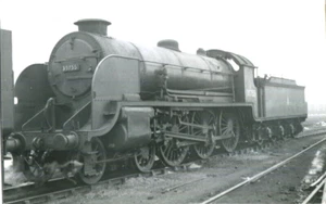 railway photo BR ex-SR N15 Class 4-6-0 No 30755 THE RED KNIGHT - Picture 1 of 1