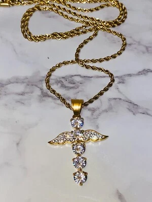 Collar Colgante Cruz Ala de Ángel Acabado Dorado con Cadena de Cuerda Elegante Declaración Foto 1 de 4