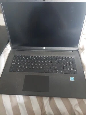 348/8636HP 17-cn0104na 17.3in Pentium 4GB 128GB - Image 1 of 2