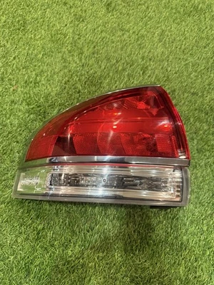 Lanterna traseira externa lateral esquerda driver Lincoln MKX 2011-2015 fabricante de equipamento original - Imagem 1 de 4