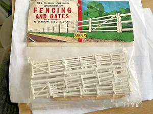 FENCING AND GATES "OO" AIRFIX Kit - Picture 1 of 2