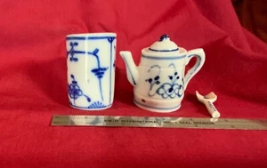 LOT OF 3 WHITE and BLUE GLAZED MINIATURE POTTERY PIECES - Picture 1 of 7