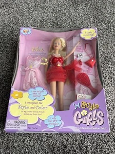 Muñeca interactiva FUSHIA con accesorios nueva en caja. Funciona perfecto. Hallazgo raro. - Imagen 1 de 9