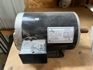 Emerson Polyphase Air Over Motor HP 1 1/2 230/460V P63PYDCL-3128 - Picture 1 of 2