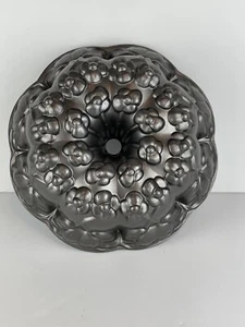 Rara tortiera Williams Sonoma Nordic Ware 10 tazze 3D fiori viola - Foto 1 di 9