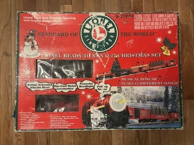 Lionel 6-21944 O27 Gauge Christmas Train Set musical boxcar  - Image 1 of 4