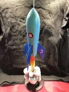 Rakete Raumfahrt Blechspielzeugdeko aus Metall massiv Apollo Guss - Bild 1 von 11