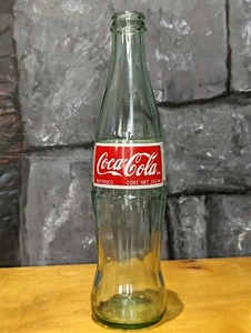 Botella de vidrio tinte verde Coca Cola 2002 hecha en México - Imagen 1 de 7