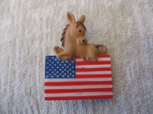 1980 HALLMARK ENESCO DEMOCRATIC DONKEY POLITICAL PIN - Picture 1 of 7