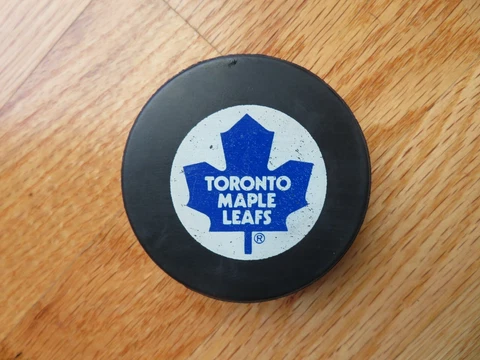 Vintage 80 TORONTO MAPLE LEAFS GAME Puck JOHN ZIEGLER President of NHL (1977-92) Cover