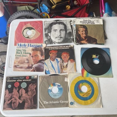 Lot Of 70/80’s 45's Records Jukebox 7" 45 rpm Mixed Genres Merle Haggard Wings Foto 1 de 4