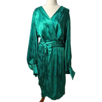 City Chic Dress Womens Size M / 18 Green Floral Satin Midi Long Sleeve BNWT - image 1 of 4