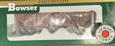 BOWSER Executive Line HO Scale RTR #80075 14 Panel Triple Hopper Santa Fe - NEW! - Image 1 of 3