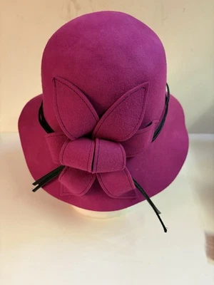 Women’s Fuchsia Wool Felt Cloche Hat W/Floral Bow & Black Trim NWT - Image 1 of 4