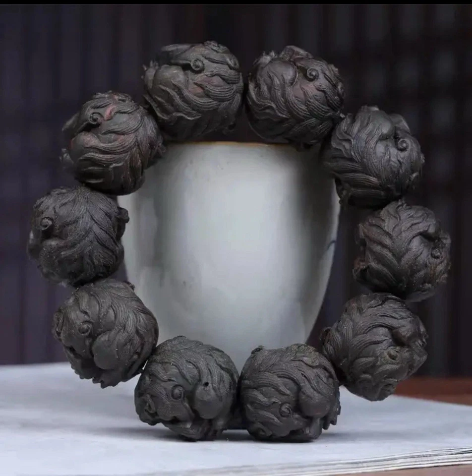 Pulsera Pixiu Madera de Agar Negro Natural Tallada a Mano 25MM Con Una Caja Foto 1 de 4