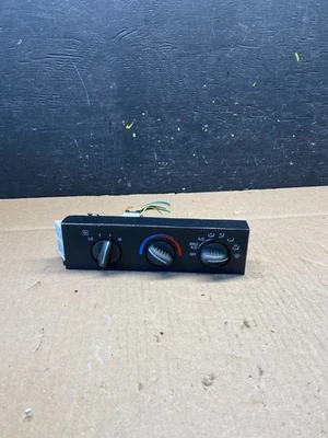 2001 - 2007 GMC Chevrolet Express 1500 Climate Control A/C P3659 DG - Image 1 of 4