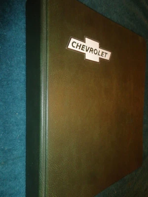 Chevrolet 1975 concesionario sala de exposición álbum Camaro Corvette Nova Chevelle Monte Carlo Foto 1 de 4