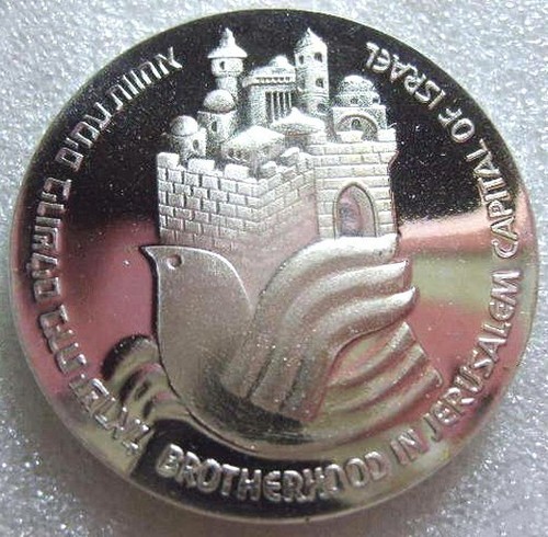 Foto 1 di 2