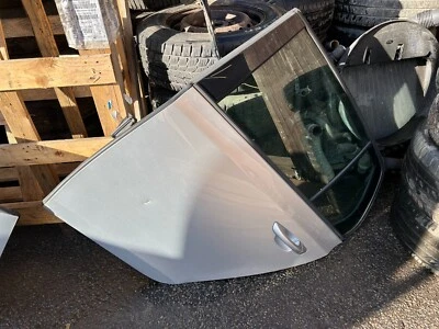 PUERTA TRASERA IZQUIERDA VOLKSWAGEN VW GOLF MK 6 2009-2013 LADO PASAJERO L/H N/S PLATEADA Foto 1 de 4