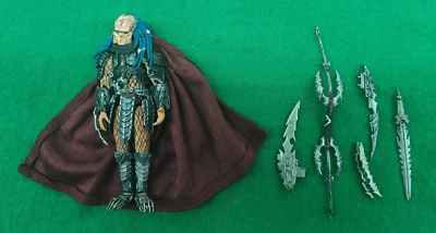 ALIEN VS PREDATOR AVP HOT TOYS SNAP KITS 2005 ELDER PREDATOR 4 INCH - Image 1 of 2