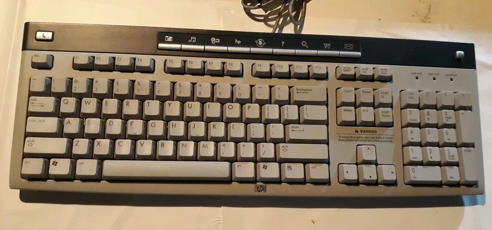 HP KEYBOARD 5187-1767 Rev 2.2 Tested good working order  - Image 1 of 4