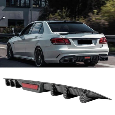 Labio de ala difusor inferior trasero aspecto carbono con luz para Mercedes Benz W212 AMG E63 Foto 1 de 4