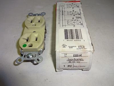 P&S 8300-HI DUPLEX RECEPTACLE COMPACT HOSPITAL GRADE 20A 125V IVORY - Image 1 of 4