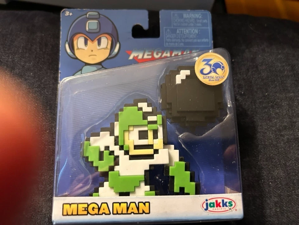 Mega Man HYPER Bomb 30th Anniversary Capcom Jakks Pacific Figure 8bit