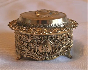 Vintage Sankyo Japan Filigree Gold Cameo Top Footed Round Ring Trinket Music Box - Picture 1 of 13