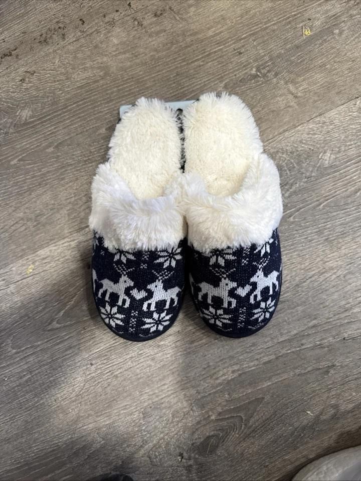 Wayland Square Women’s Furry Faire Isle Slippers Size Medium (9-10) - Image 1 of 1