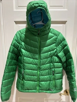 NEW LL Bean Women’s Size S Petite Green Ultralight 850 Down Hooded Puffer Jacket - Image 1 of 4