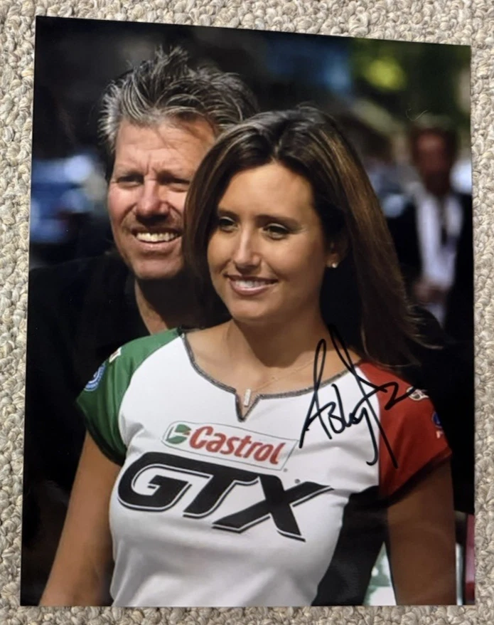 FOTO A COLOR 8x10 NHRA Drag Racing autografiada por Ashley Force Foto 1 de 1