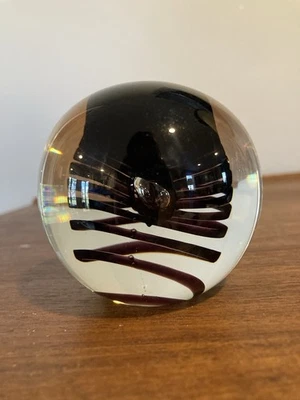 Harv Harris Black & Clear Spirals Swirls With Bubble Signed Glass Paperweight - Imagem 1 de 4