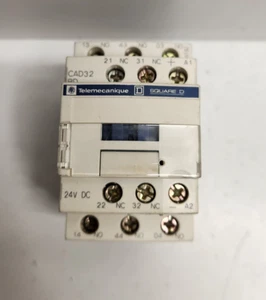 GARANTITO! TELEMECANIQUE 10A 3NO/2NC 24V BOBINA CONTATTORE RELÈ DI CONTROLLO CAD32BD - Foto 1 di 2