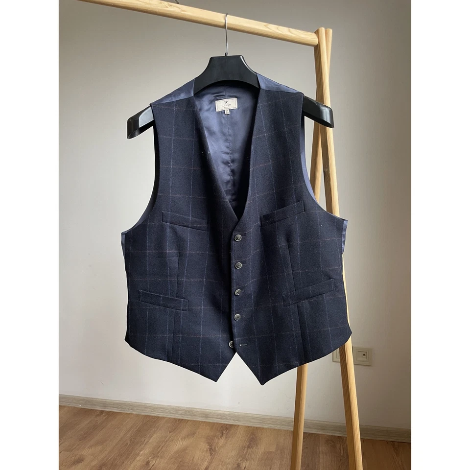 Hackett Mayfair Check Wool Waistcoat Size UK/US 46/EUR 56 - Image 1 of 4