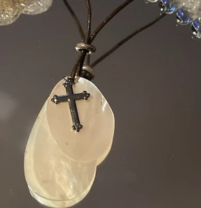 ALI-KHAN NEW YORK SHELL Cross Pendant Leather Choker Necklace in Silver Tone - Picture 1 of 9