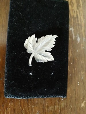 Broche de folha de prata esterlina Tiffany - Imagem 1 de 3