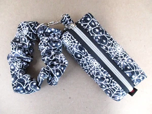 Halloween Brilla en la Oscuridad Telaraña Llavero Cartera Cremallera Bolsa Scrunchie Bolso Pequeño - Imagen 1 de 10