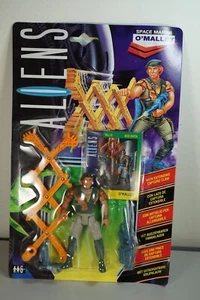 Modellino ALIENS Kenner SPACE MARINE O'Malley 5" rara carta Regno Unito MOC - Foto 1 di 10