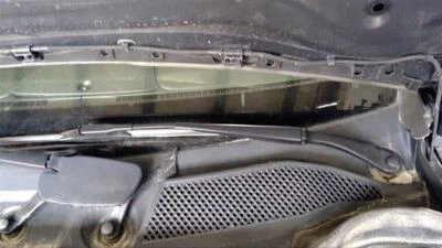 Brazo limpiaparabrisas izquierdo conductor Infiniti QX30 2018 803439 Foto 1 de 4