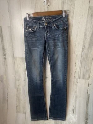 Pantalones de mezclilla ajustados remachados antiguos para mujer 24 joyas azules lavados oscuros con pedrería Foto 1 de 4