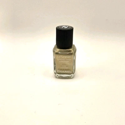 Color de uñas Chanel Le Vernis de larga duración - #532 Canotier 0,4 FL OZ Foto 1 de 4