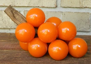 Rare Vintage MCM Opaque Bright Orange Acyrlic or Lucite Grape Cluster - Bild 1 von 7