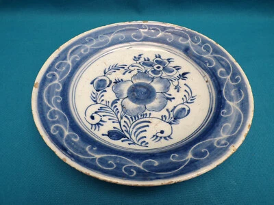 ASSIETTE EN FAIENCE DE DELFT DÉCOR FLORAL XVIII° - Photo 1/3