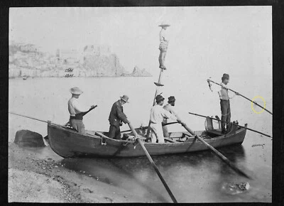 Album print Wilhelm von Gloeden (1856-1931) No. 0010 C - Pescatori / Fishermen - Image 1 of 2