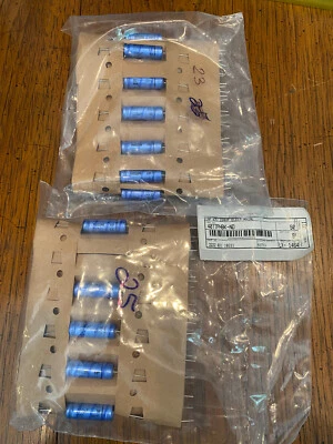 Lote de 5 Condensadores 220uF 63V Axial 85C Phillips HP LL M Dia. 10mm x 30mm Foto 1 de 3