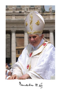 Papst Benedikt XVI. Autogramm + Joseph Aloisius Ratzinger + Kirche + Katholisch - Bild 1 von 1